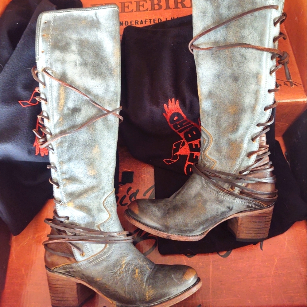 Freebird Coal Boots Sz 9 Color: Ice